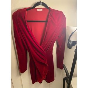 Mini red dress with removable shoulder pads